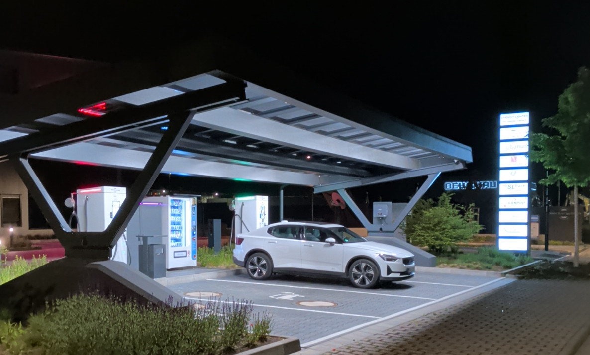Ladestation Rehl Energy Ladepark in Andernach – Foto 3