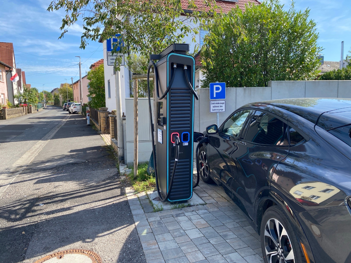 Ladestation Bayernwerk e-mobil Charging Station in Gundelsheim – Foto 4