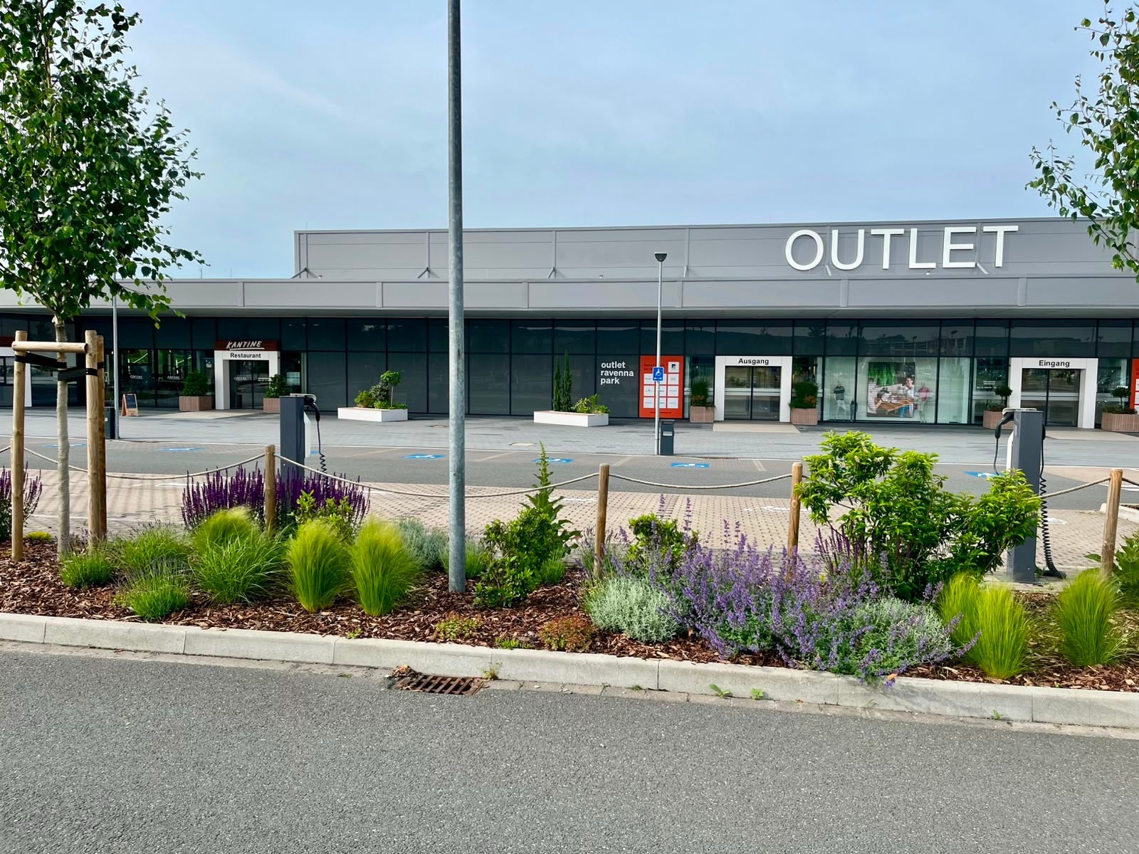 Ladestation Outlet Ravenna-Park in Halle (Westf.) – Foto 3