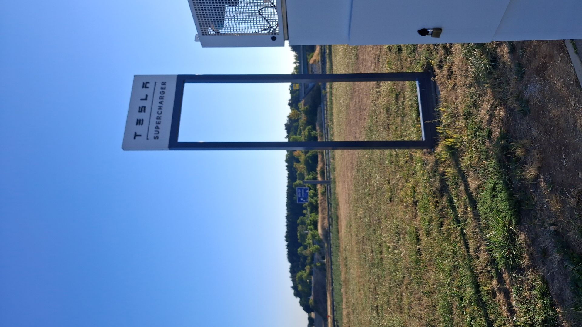Ladestation Tesla - Ulm in Ulm – Foto 2