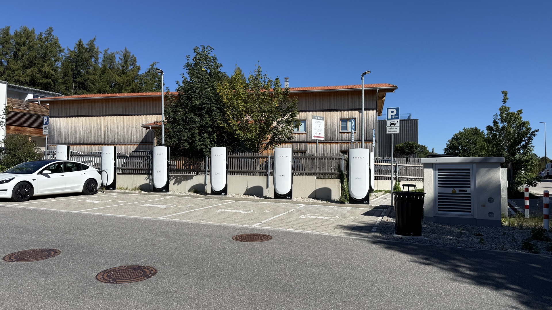Ladestation Tesla - Weyarn in Weyarn – Foto 2