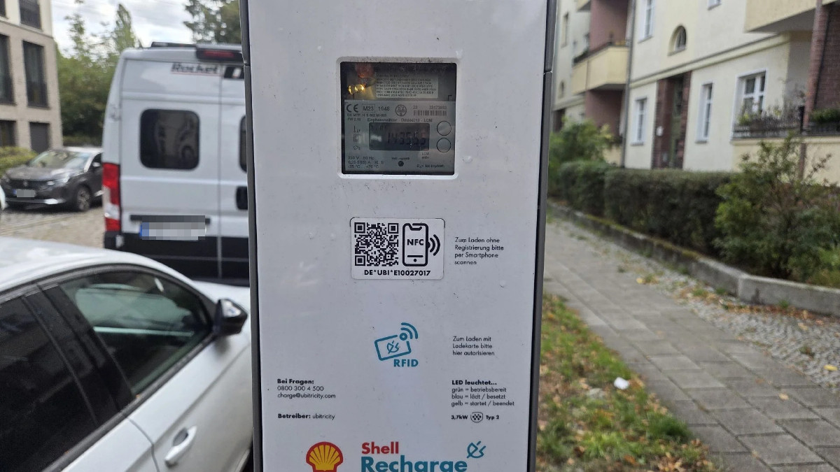 Ladestation Laternenlader in Berlin-Karlshorst – Foto 2