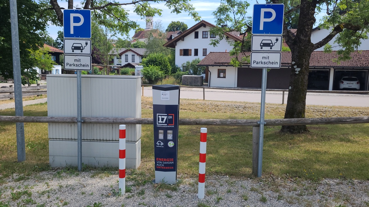 Ladestation Parkplatz Angerweg in Iffeldorf – Foto 2